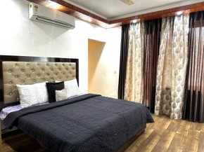 cozy room with kitchen for long stay at 10k